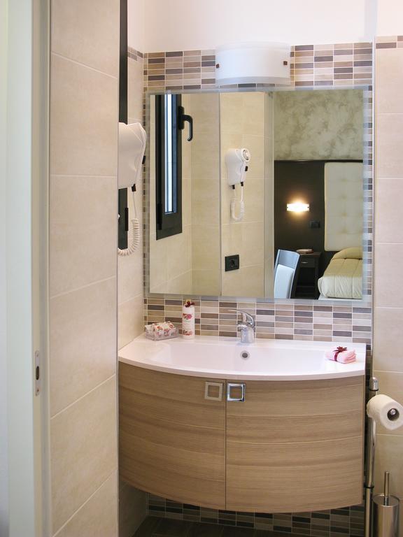 Hotel Villa Luigia リミニ エクステリア 写真